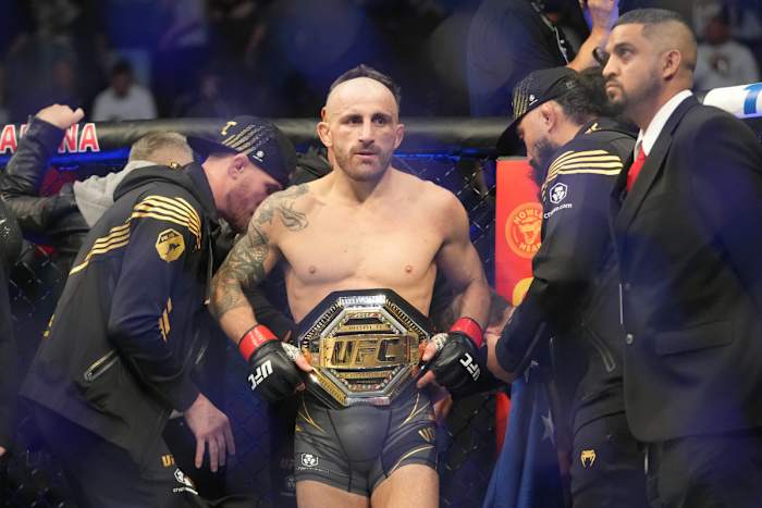 Alexander Volkanovski.